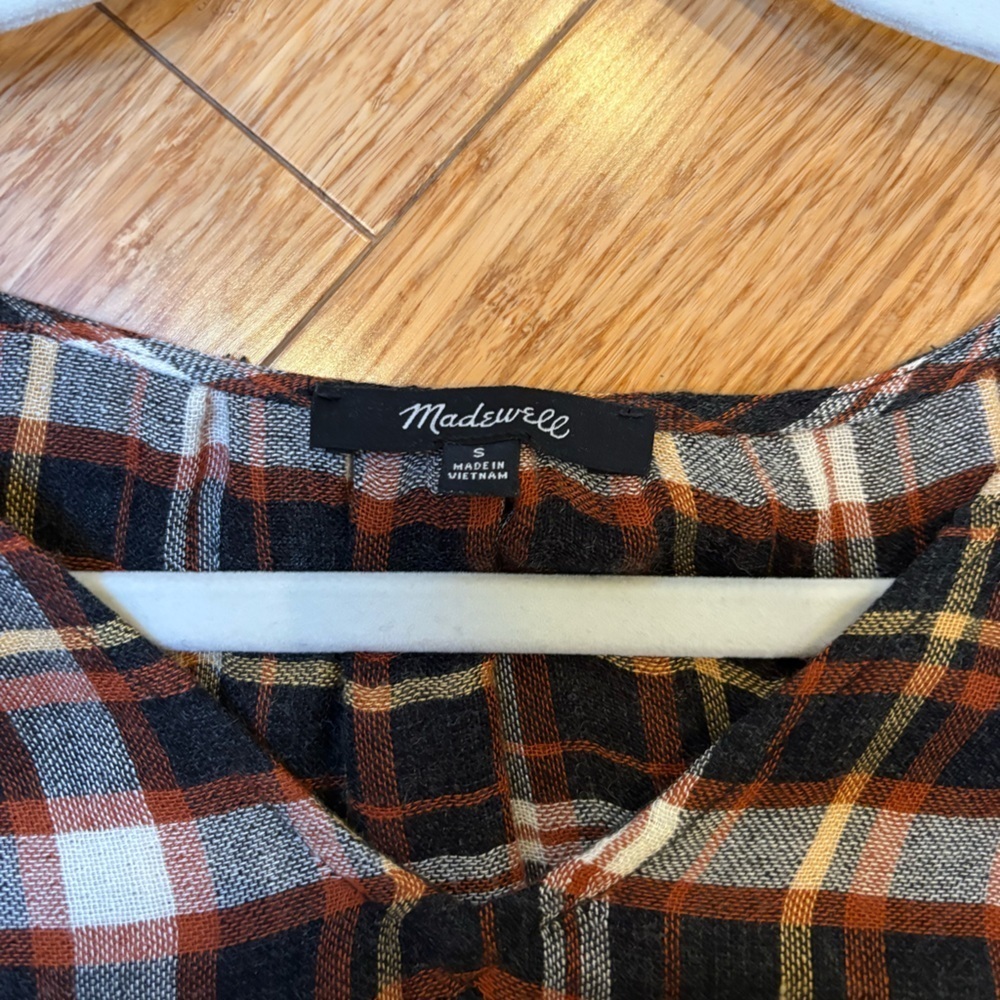 Madewell Plaid V-Neck Blouse - Picture 3 of 3